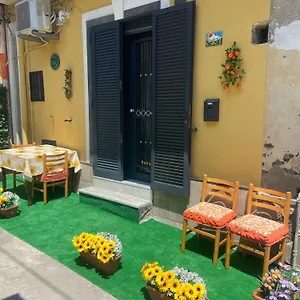 https://la-casa-del-sole.taorminaitalyhotels.com